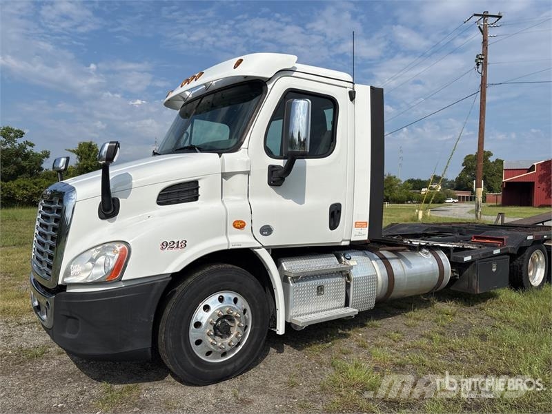 Freightliner Cascadia 113 Camiones portacoches
