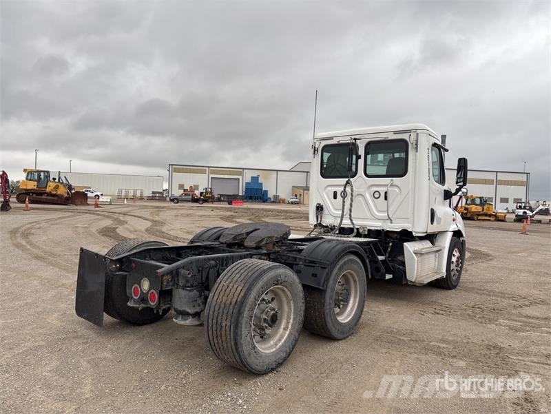 Freightliner Cascadia 113 Vetopöytäautot