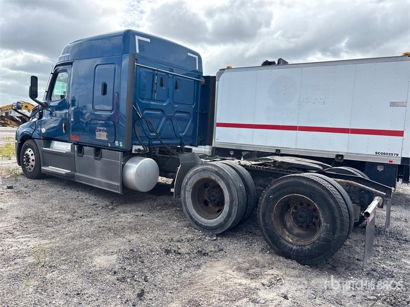 Freightliner Cascadia 126 Седельные тягачи