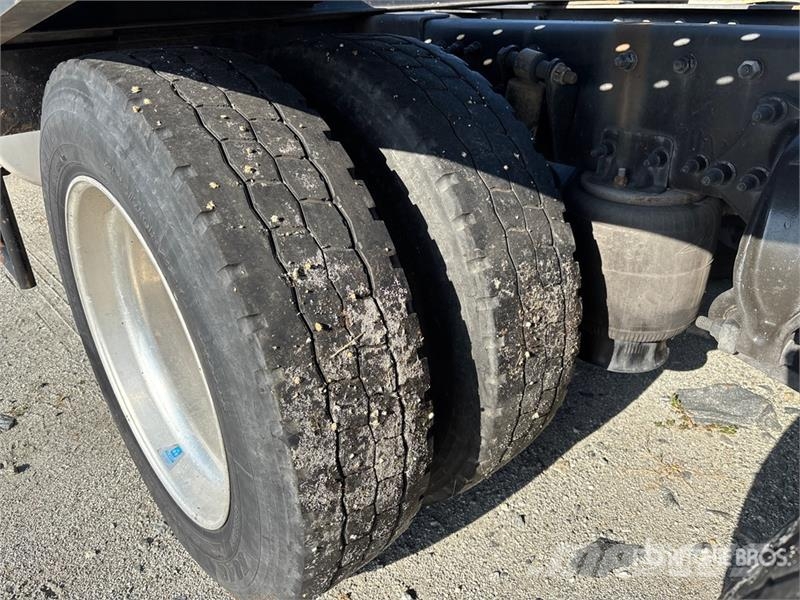 Freightliner Cascadia 113 6x4 Sleeper Car Carrier Truck Biltransportbilar