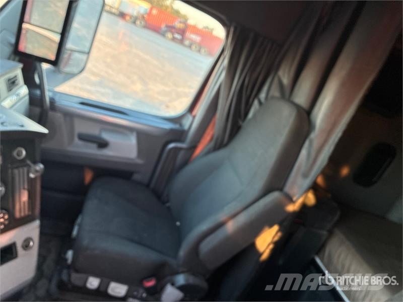 Freightliner Cascadia 126 Седельные тягачи