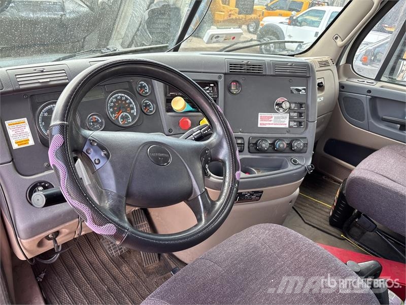 Freightliner Cascadia 125 Sadulveokid