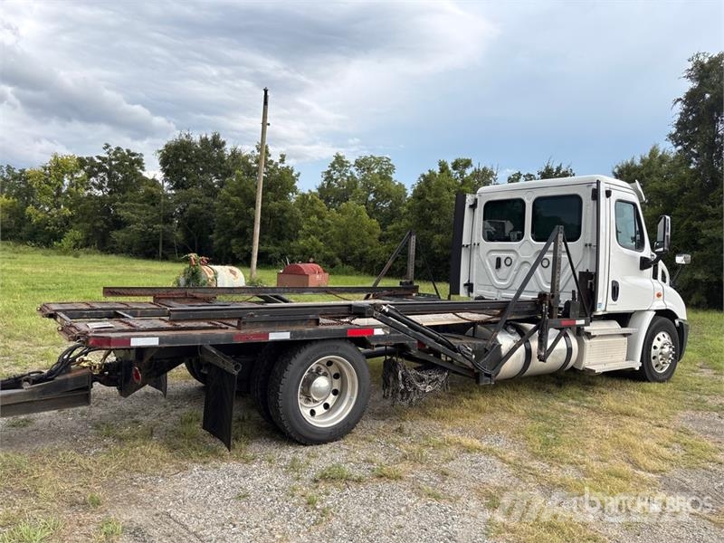 Freightliner Cascadia 113 4x2 Car Carrier Truck Vehicle transporters