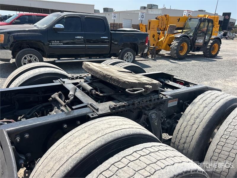 Freightliner Cascadia 126 6x4 T/A Sleeper Truck Tractor وحدات الجر