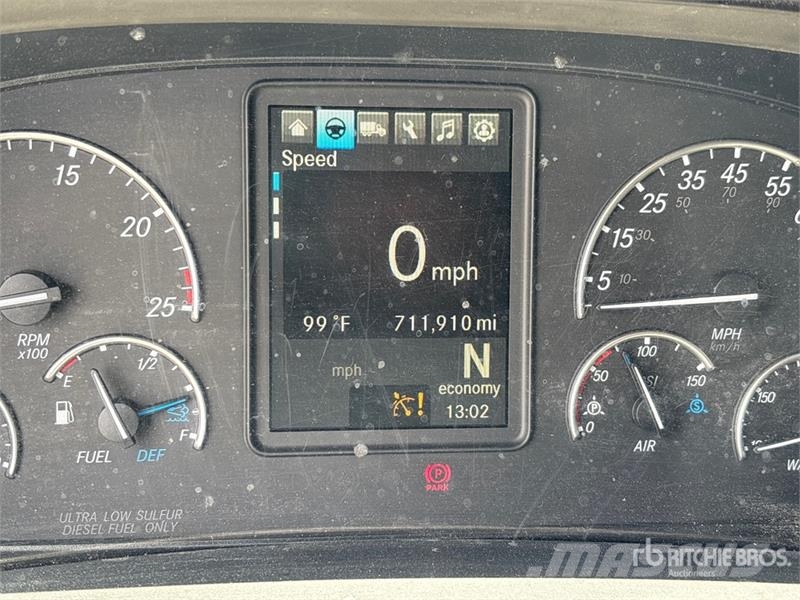 Freightliner Cascadia 126 6x4 T/A Sleeper Truck Tractor Седельные тягачи
