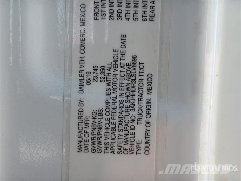 Freightliner Cascadia 126 6x4 T/A Sleeper Truck Tractor 中古トラクターヘッド | トレーラーヘッド