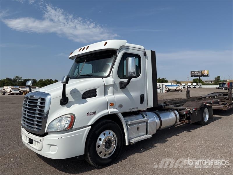 Freightliner Cascadia 113 Camiones portacoches