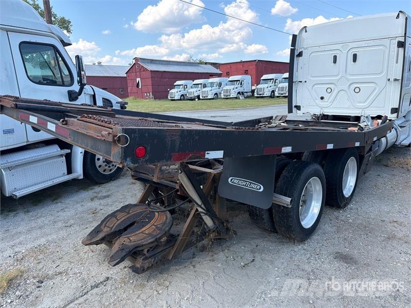 Freightliner Cascadia 113 6x4 Sleeper Car Carrier Truck Camiones portacoches