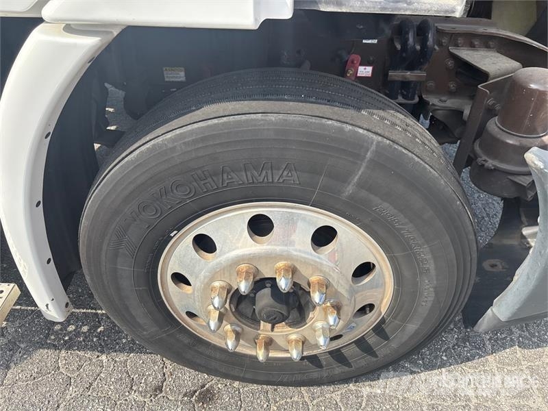Freightliner Cascadia 113 Camiones portacoches