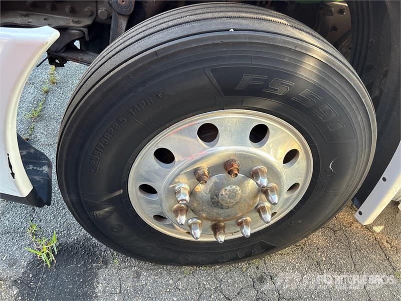 Freightliner Cascadia 113 Camiones portacoches