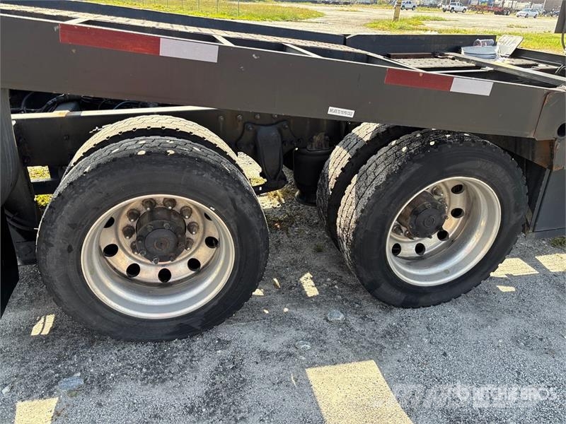 Freightliner Cascadia 113 6x4 Sleeper Car Carrier Truck Biltransportbilar