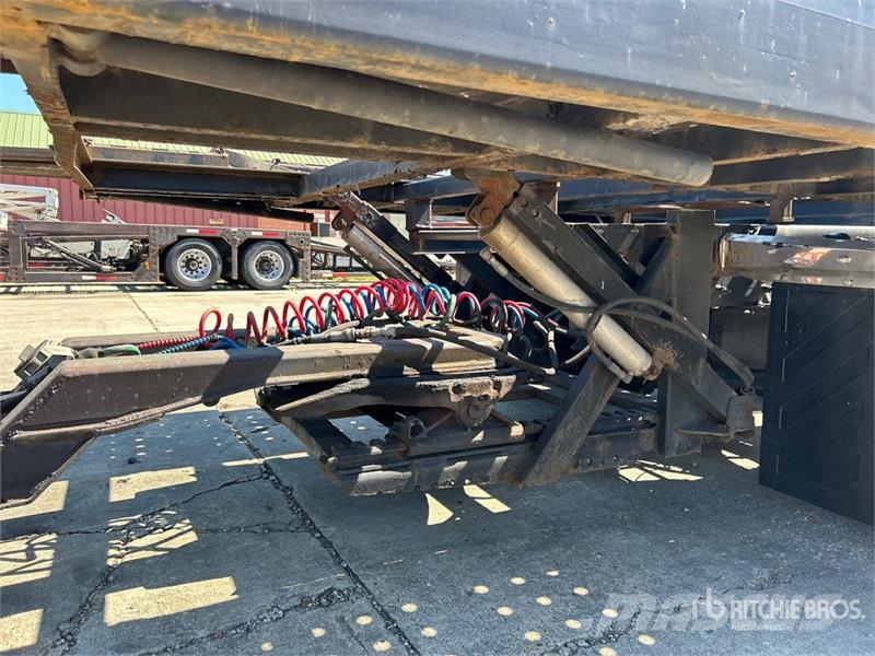 Freightliner Cascadia 113 6x4 Sleeper Car Carrier Truck Autovežiai