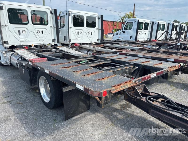 Freightliner Cascadia 113 Camiones portacoches
