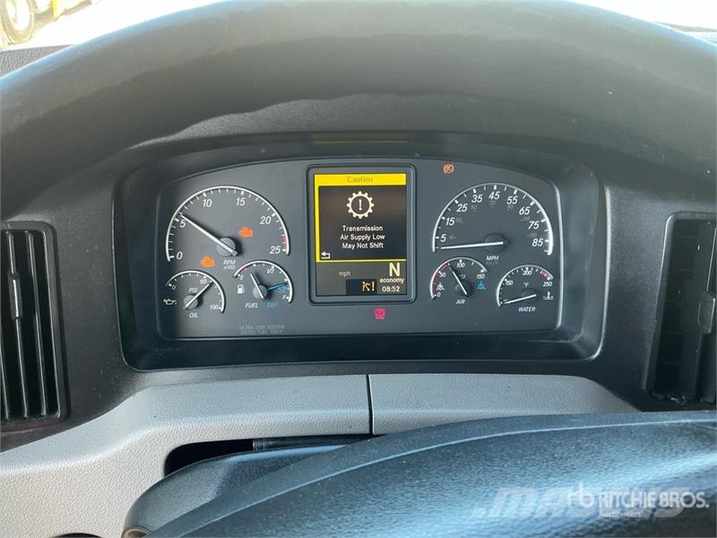 Freightliner Cascadia 126 6x4 T/A Sleeper Truck Tractor Седельные тягачи
