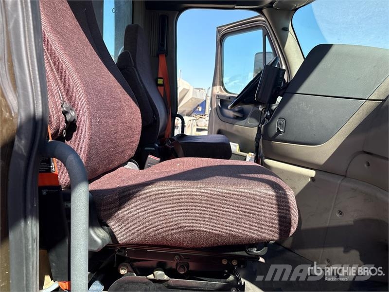 Freightliner Cascadia 113 Седельные тягачи