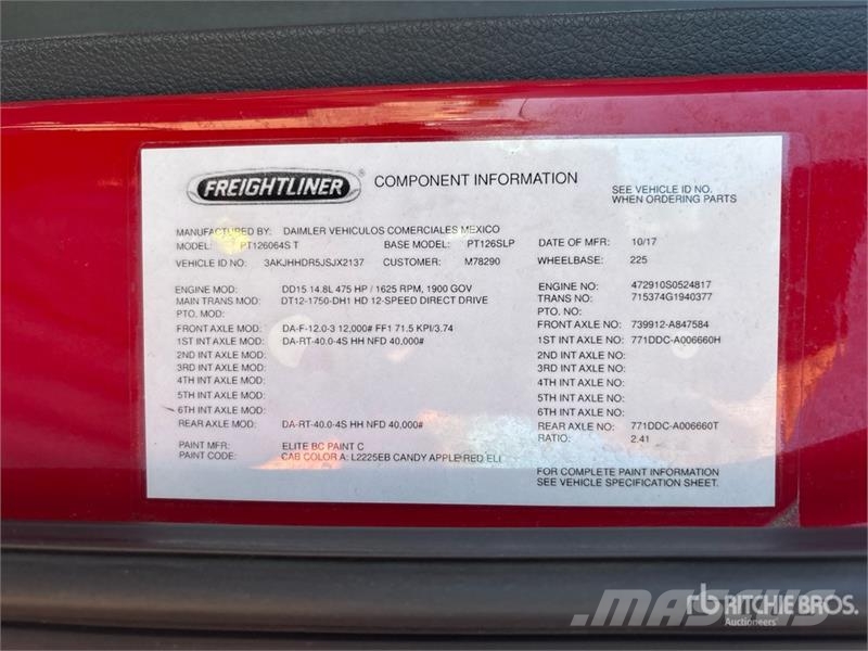 Freightliner Cascadia 126 6x4 T/A Sleeper Truck Tractor Sattelzugmaschinen