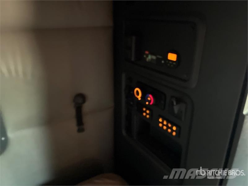 Freightliner Cascadia 126 Седельные тягачи