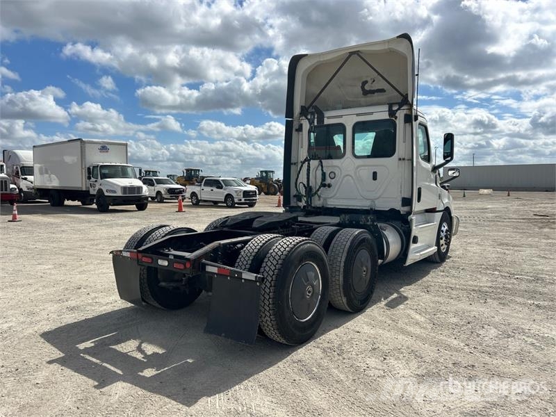 Freightliner Cascadia 126 Tractor Units