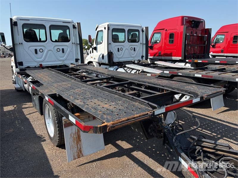 Freightliner Cascadia 113 Camiones portacoches