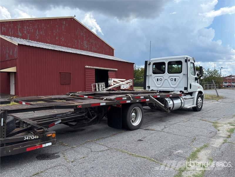 Freightliner Cascadia 113 Camiones portacoches