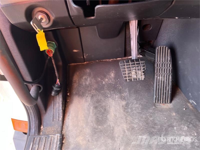 Freightliner Cascadia 126 6x4 T/A Sleeper Truck Tractor Седельные тягачи
