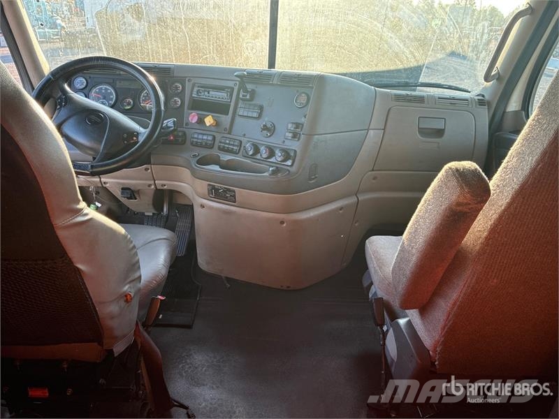 Freightliner Cascadia 125 Sadulveokid