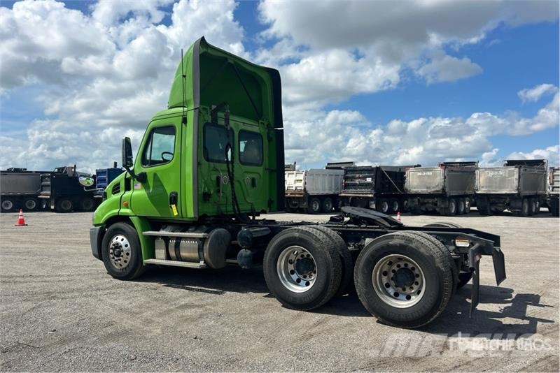 Freightliner Cascadia 113 Τράκτορες
