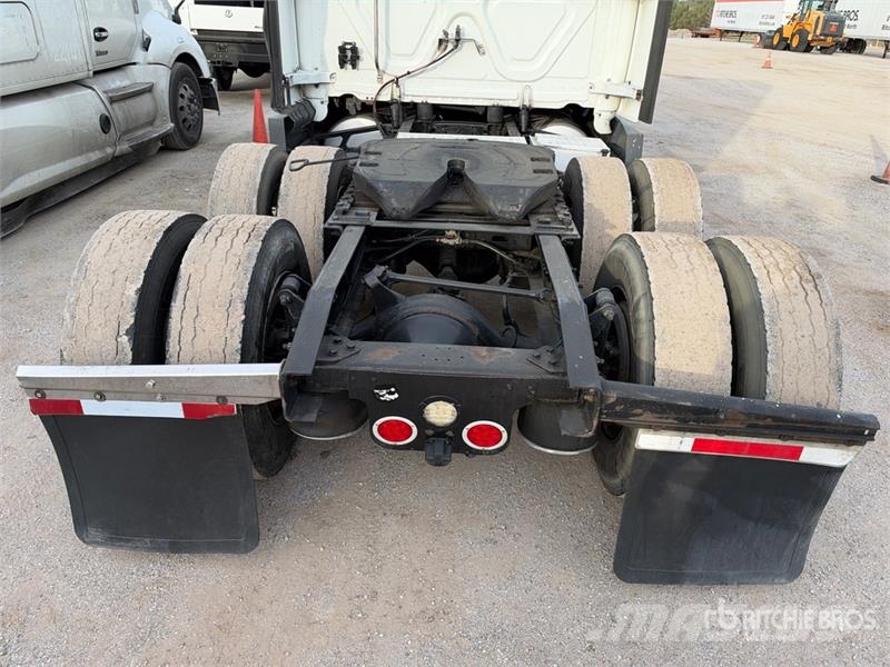 Freightliner Cascadia 125 6x4 T/A Sleeper Truck Tractor Sattelzugmaschinen
