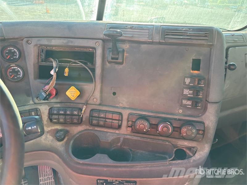 Freightliner Cascadia 113 Vilcēji