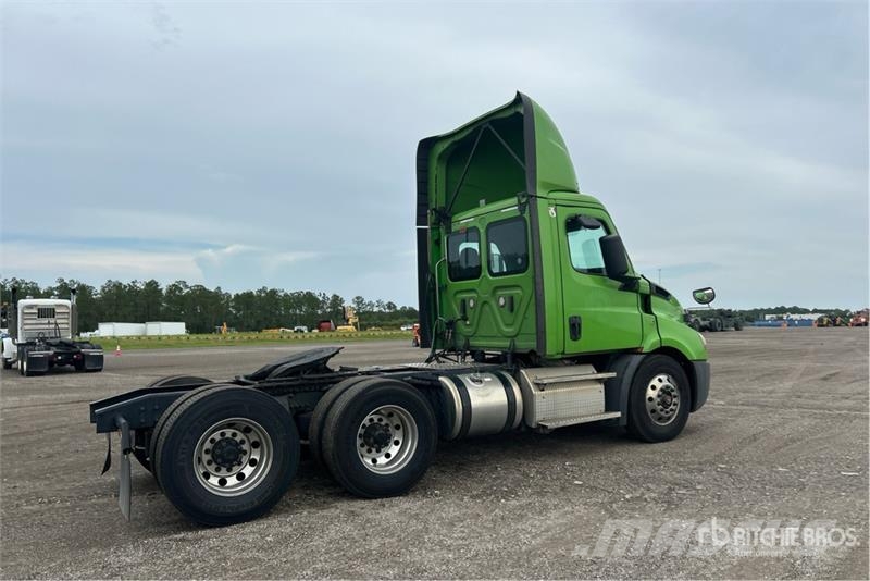 Freightliner Cascadia 116 Тягачі