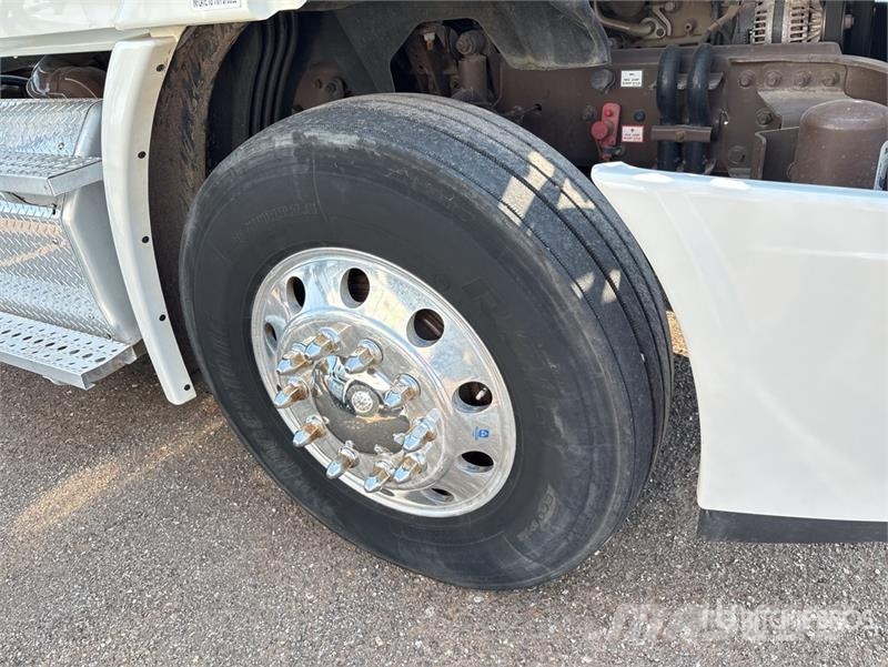 Freightliner Cascadia 113 Camiones portacoches