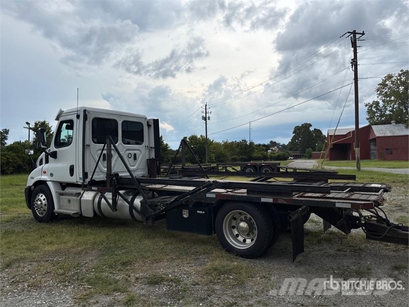 Freightliner Cascadia 113 4x2 Car Carrier Truck Vehicle transporters