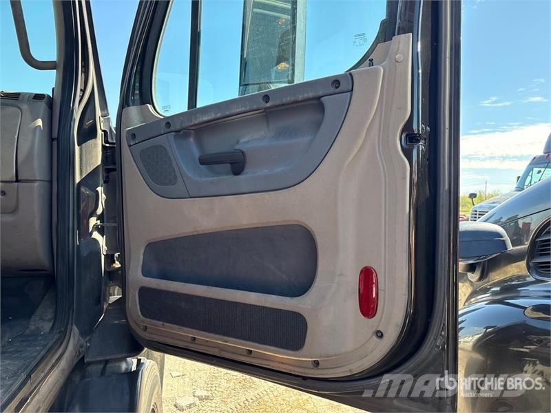 Freightliner Cascadia 113 Седельные тягачи