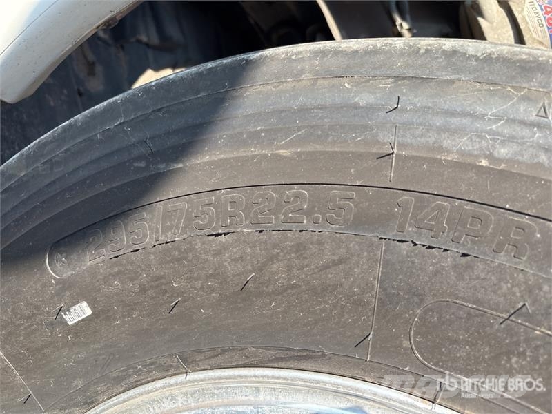 Freightliner Cascadia 113 Camiones portacoches