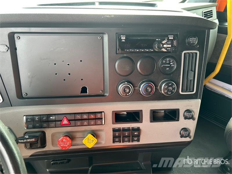 Freightliner Cascadia 116 曳引機組件