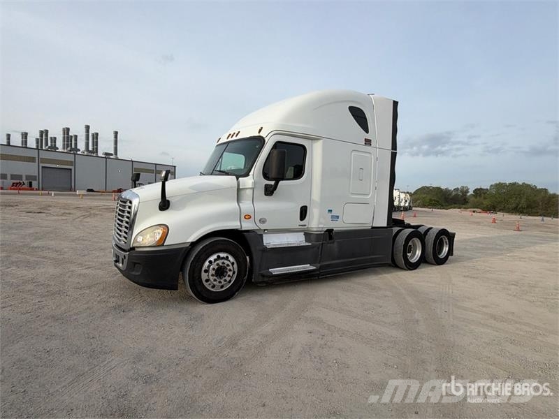 Freightliner Cascadia 125 6x4 T/A Sleeper Truck Tractor Sattelzugmaschinen