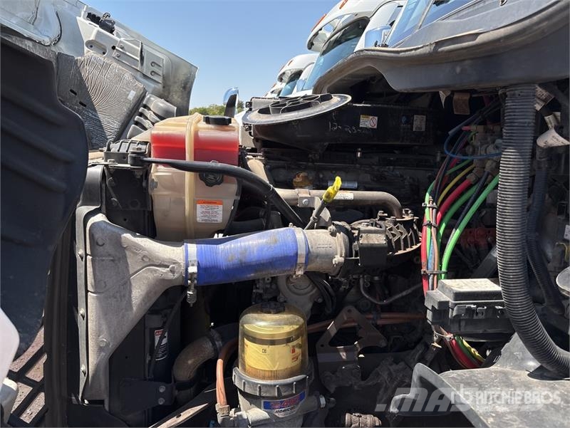 Freightliner Cascadia 113 Camiones portacoches