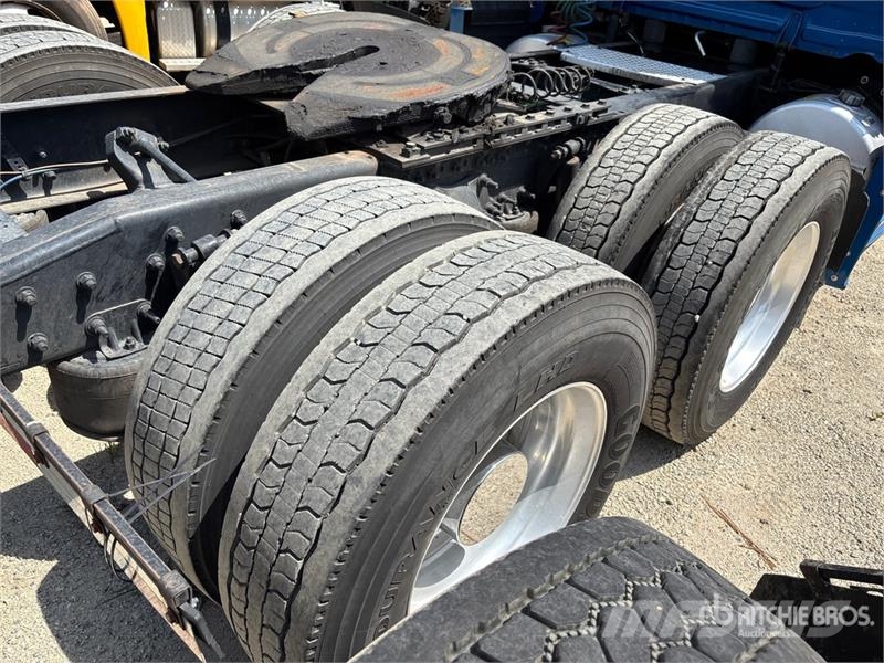 Freightliner Cascadia 126 6x4 T/A Sleeper Truck Tractor (Inoper Τράκτορες