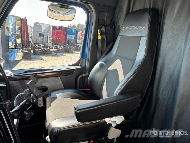 Freightliner Cascadia T/A Sleeper Truck Tractor 6x4 T/A Sleeper Tractor Units