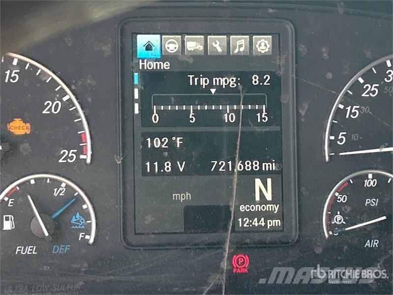 Freightliner Cascadia 126 6x4 T/A Sleeper Truck Tractor (Inoper Vilcēji