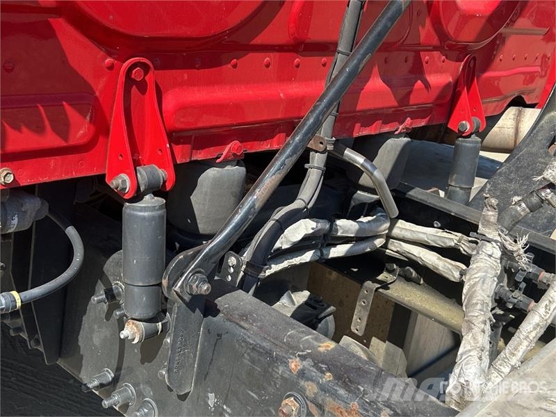 Freightliner Cascadia 125 6x4 6x4 T/A Sleeper Truck Tractor Седельные тягачи