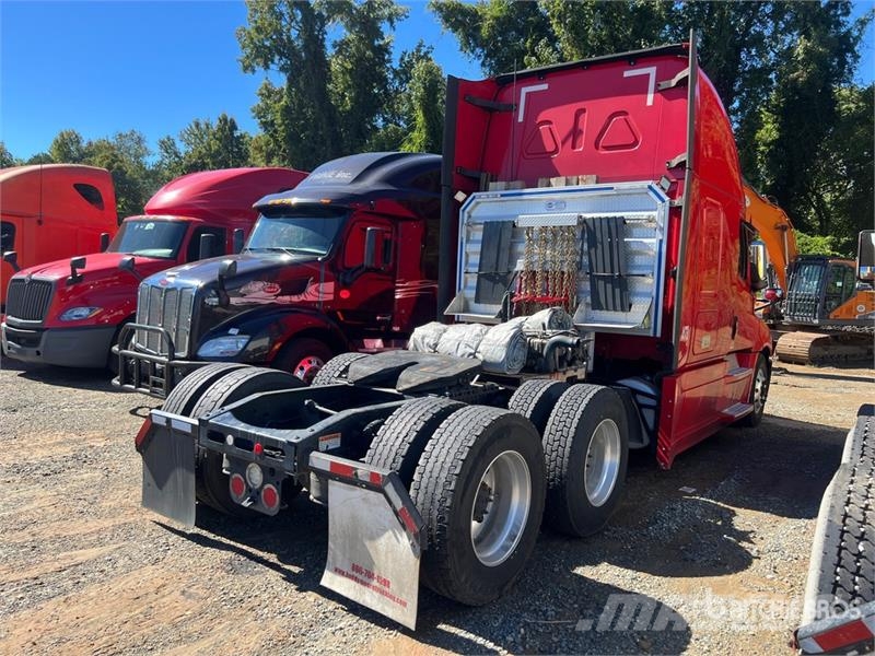 Freightliner Cascadia 126 Тягачі