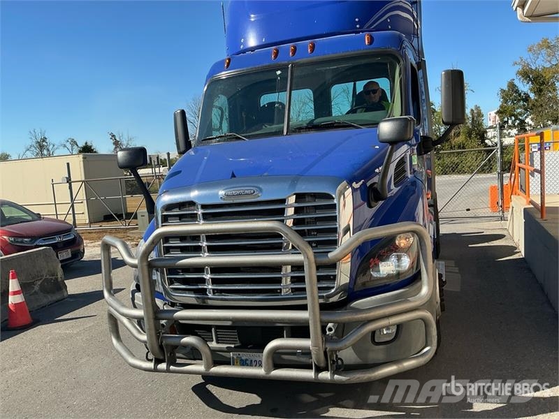 Freightliner Cascadia 113 Camiones tractor