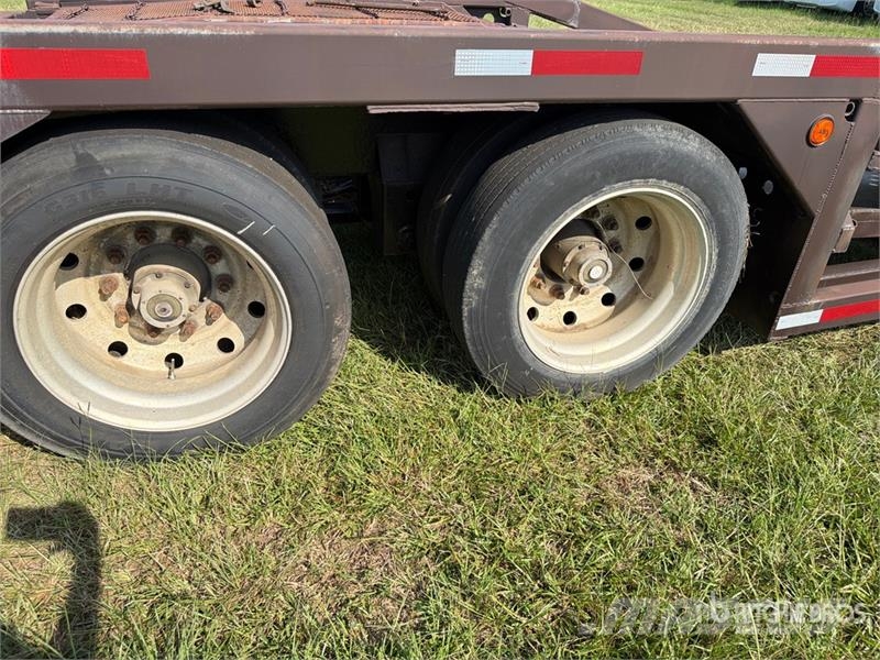Freightliner Cascadia 113 6x4 Sleeper Car Carrier Truck مركبات النقل