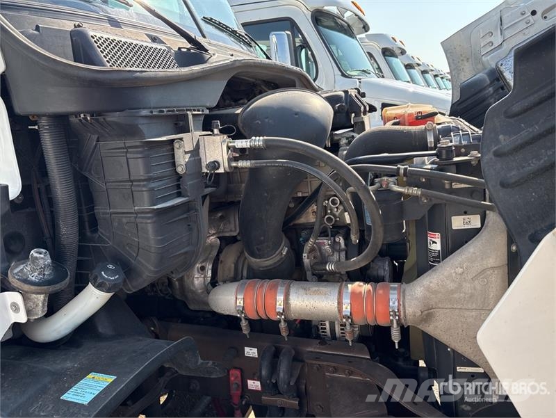 Freightliner Cascadia 113 Camiones portacoches