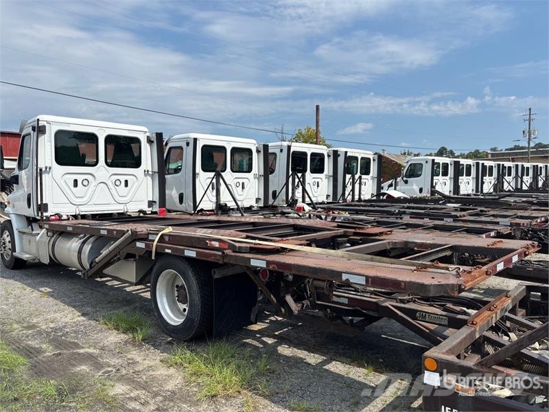Freightliner Cascadia 113 Camiones portacoches