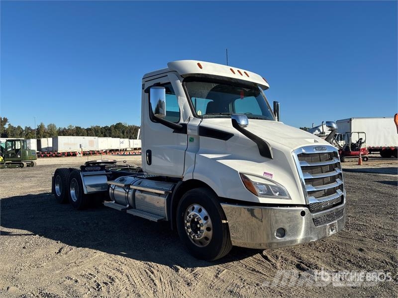 Freightliner Cascadia 116 Vilcēji