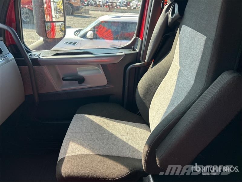 Freightliner Cascadia 126 6x4 T/A Sleeper Truck Tractor Trekkers