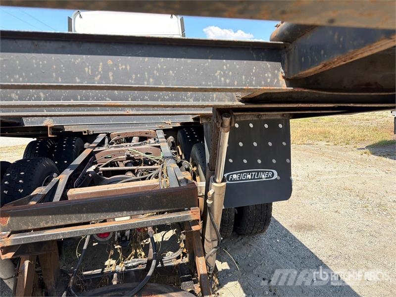 Freightliner Cascadia 113 6x4 Sleeper Car Carrier Truck Camiones portacoches