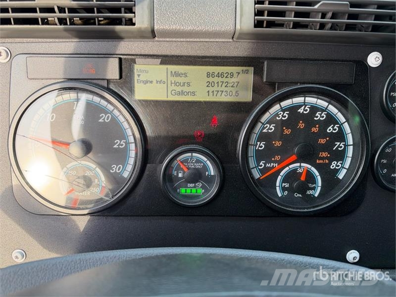 Freightliner Cascadia 125 6x4 T/A Sleeper Truck Tractor Sattelzugmaschinen
